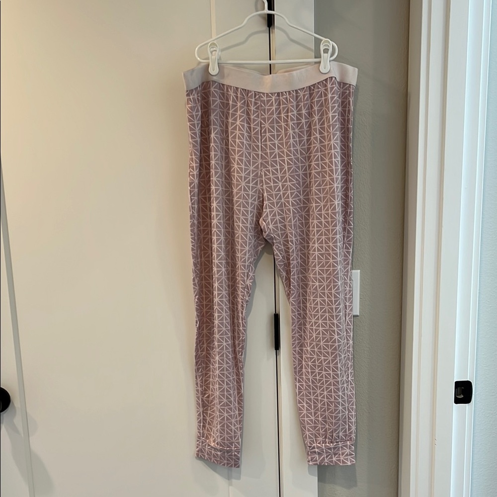 Geometric Patterned Leggings